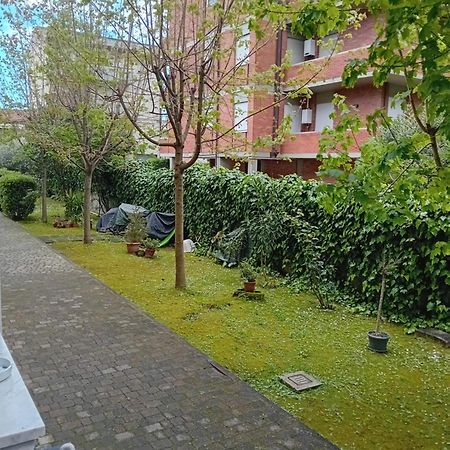 Casa Vacanze Lida Marina Di Carrara Eksteriør billede